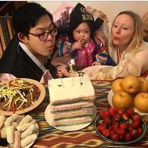 Meet your Posher, Ay